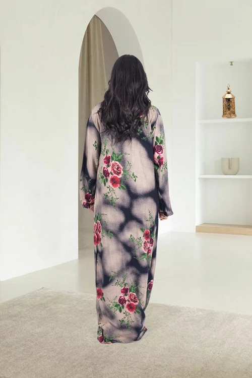 قميص روز نسائي طويل  بطبعات ورود كامل أكمام طويلة وياقة مرتفعه بشكل قلبات بفتحة مثلثة صغيرة