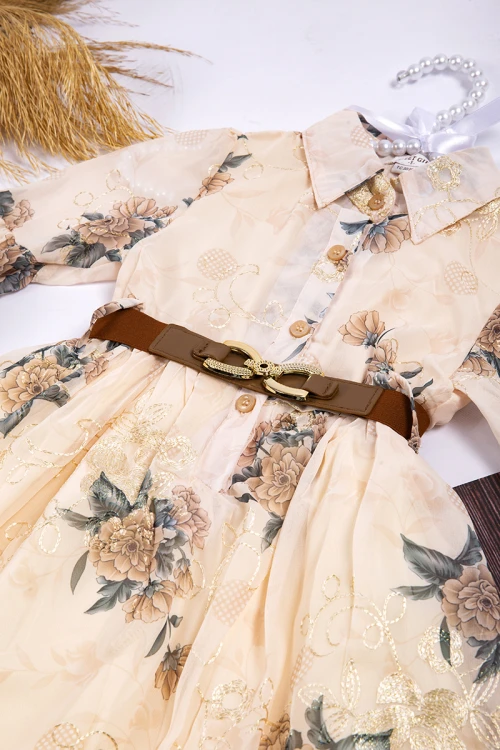 فستان بناتي أنيق قطعتين  لون بيج مشجر أكمام قصيرة و ياقة بأزرار أمامية و حزام على الخصر