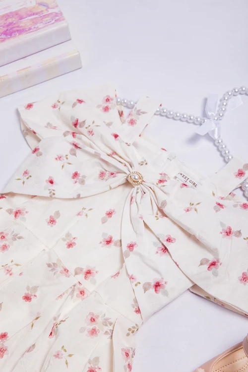 فستان بناتي أنيق بيج مشجر أكمام قصيرة و فتحة الصدر دائرية بخصر مزموم مرتفع