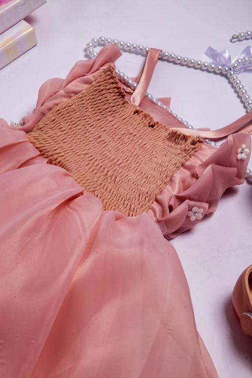 فستان بناتي أنيق علاقي بدون أكمام بلفائف جميلة عليها ورود وتطريز كريستال من الأمام و مزموم كامل من الخلف