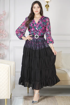 فستان نسائي أنيق مشجر من الأعلى وقماش سادة مزموم لون أسود من الأسفل فتحة الصدر 