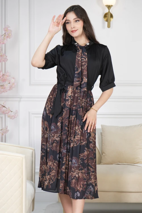 فستان نسائي أنيق لون أسود من الأعلى ومشجر لون أسود وبني من الأسفل مع رباط مشجر على الرقبة و أكمام قصيرة و رباط على الخصر