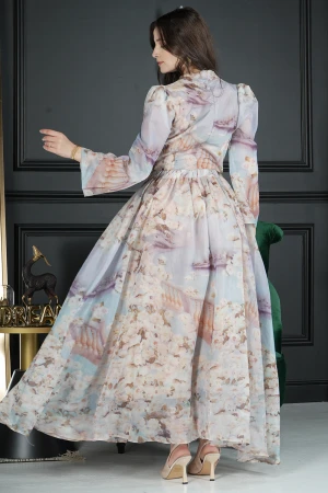 فستان نسائي أنيق قماش مشجر طويل و أكمام واسعة طويلة بفتحة صدر عالية وحزام بني منفصل على الخصر