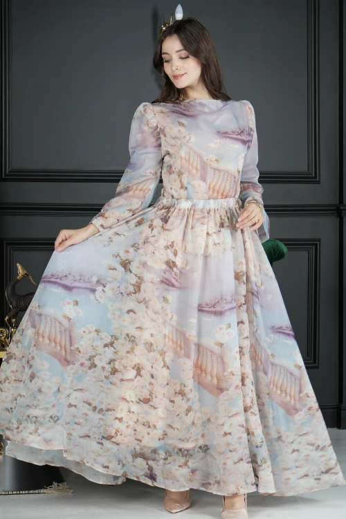 فستان نسائي أنيق قماش مشجر طويل و أكمام واسعة طويلة بفتحة صدر عالية وحزام بني منفصل على الخصر