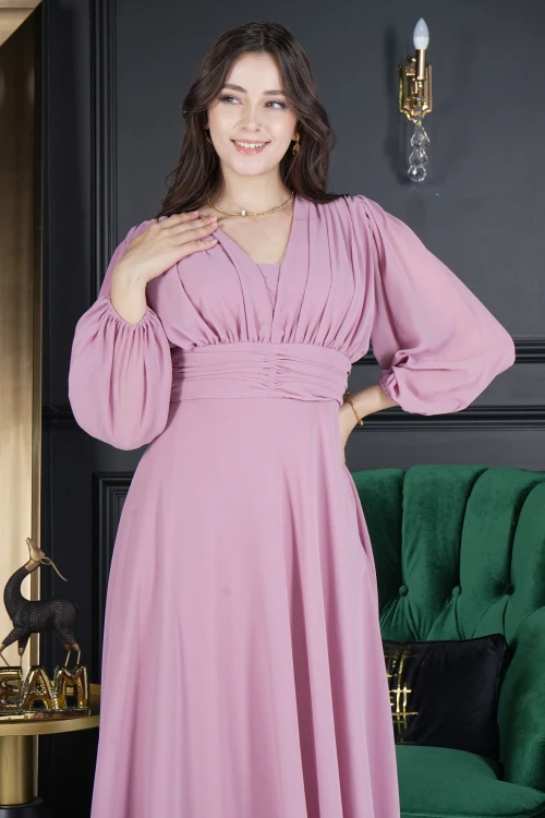 فستان نسائي أنيق قماش شيفون لون وردي سادة طويل بكسرات مزمومة من الأمام والخصر والأكمام