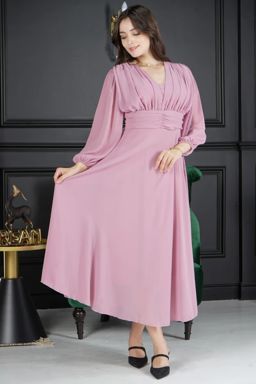 فستان نسائي أنيق قماش شيفون لون وردي سادة طويل بكسرات مزمومة من الأمام والخصر والأكمام