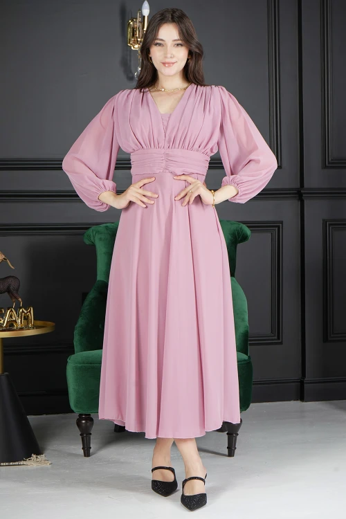 فستان نسائي أنيق قماش شيفون لون وردي سادة طويل بكسرات مزمومة من الأمام والخصر والأكمام