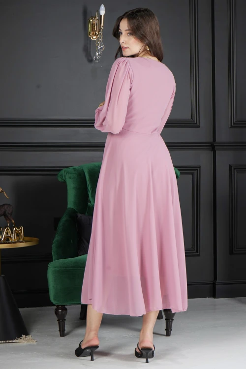 فستان نسائي أنيق قماش شيفون لون وردي سادة طويل بكسرات مزمومة من الأمام والخصر والأكمام