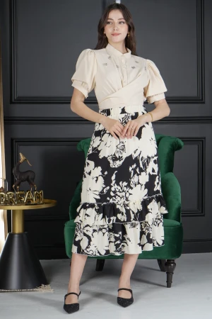 طقم نسائي أنيق قماش سكري سادة بأزرار أمامية و كريستال من الأعلى و قماش مشجر سكري مع أسود  و طبقات من الاسفل 