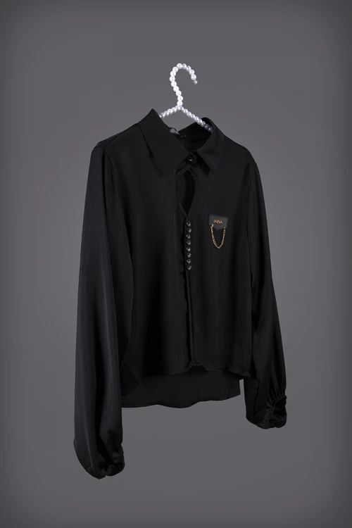 بلوزة نسائي أنيقة لون ذهبي أكمام طويلة بياقة مفتوحة برباط وسلسال ذهبي