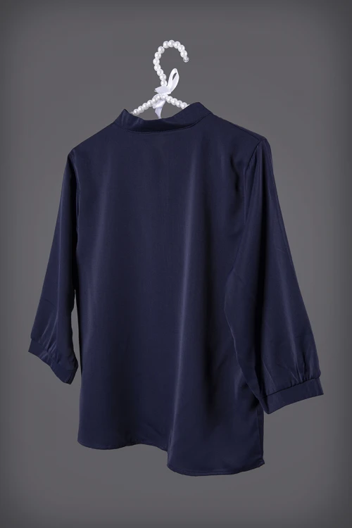 بلوزه نسائي أنيقة لون كحلي أكمام طويلة بسحاب من الأمام عليه رباط مشجر