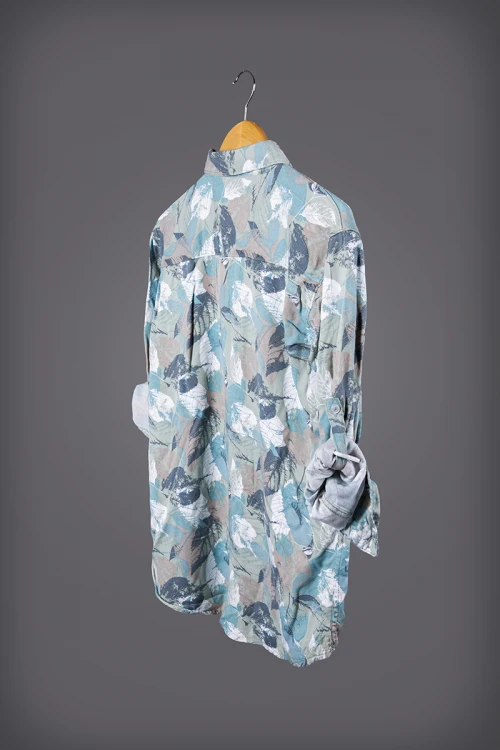 قميص رجالي أنيق قماش مشجر أكمام طويلة بياقة و أزرار من الأمام