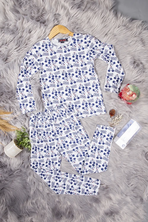 بيجاما ولادي قطعتين لون أبيض بطبعات وكتابات شكل ميكي ماوس أزرق أكمام طويلة و بنطلون مزموم من الخصر