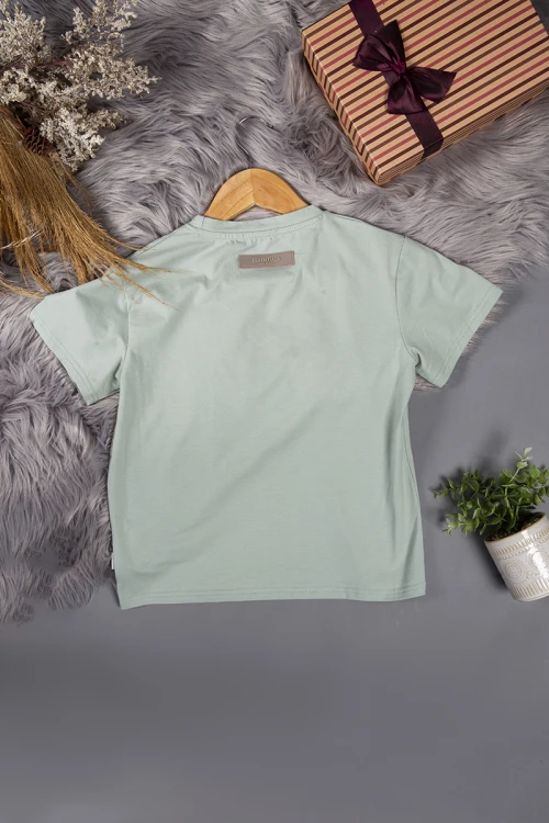 طقم ولادي بطبعه من الأمام مزموم من الأسفل والخصر وجيوب من الأمام والخلف