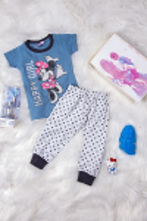 بيجاما بناتي أنيقة قطعتين تي شيرت لون أزرق أكمام قصيرة بكتابات و طبعة ميني ماوس و بنطلون رمادي منقط أسود