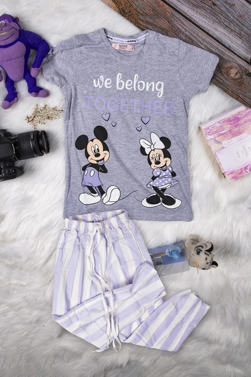 بيجاما بناتي أنيقة قطعتين تيشرت أكمام قصيرة بكتابات و رسوم ميكي و ميني ماوس و بنطلون سادة مخطط