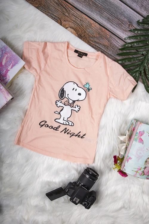 بيجاما بناتي أنيقة قطعتين تيشرت أكمام قصيرة بكتابات و رسوم ميكي و ميني ماوس و بنطلون سادة مخطط