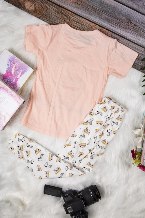 بيجاما بناتي أنيقة قطعتين تيشرت أكمام قصيرة بكتابات و رسوم ميكي و ميني ماوس و بنطلون سادة مخطط