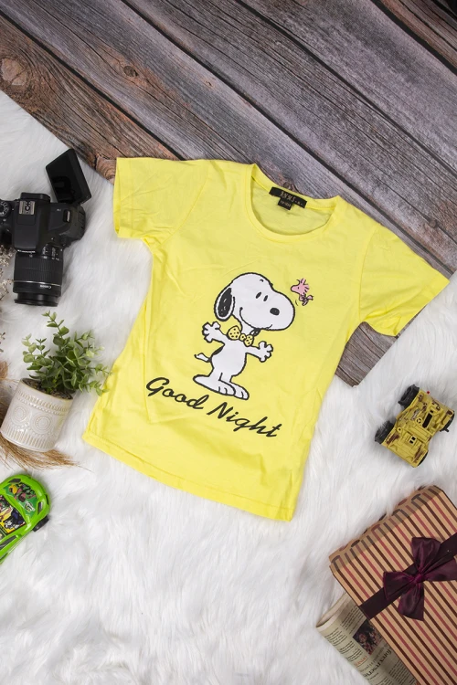 بيجاما بناتي أنيقة قطعتين تيشرت أكمام قصيرة بكتابات و رسوم ميكي و ميني ماوس و بنطلون سادة مخطط