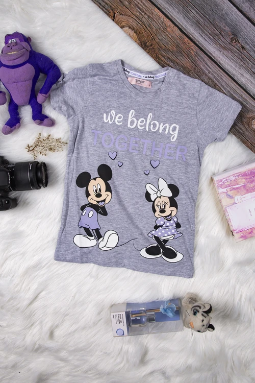 بيجاما بناتي أنيقة قطعتين تيشرت أكمام قصيرة بكتابات و رسوم ميكي و ميني ماوس و بنطلون سادة مخطط