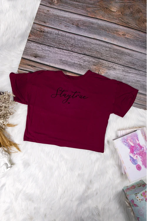 طقم نسائي  أنيق قطعتين تي شيرت أكمام قصيرة بكتابة من الأمام و بنطلون بأشكال قلوب و رباط على الخصر