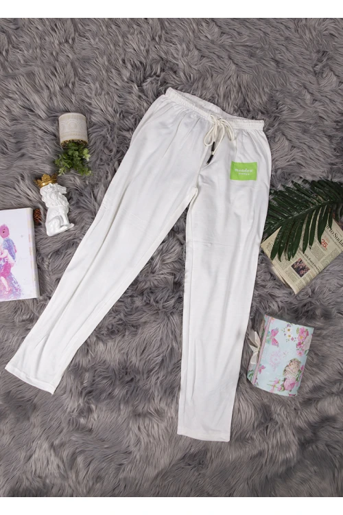 طقم نسائي  أنيق قطعتين تي شيرت أكمام قصيرة بكتابة من الأمام و بنطلون بأشكال قلوب و رباط على الخصر