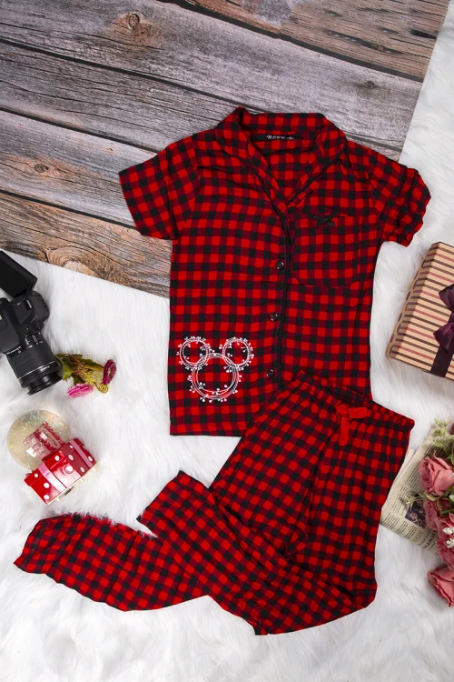 بيجاما بناتي أنيقة قطعتين قميص كاروهات أكمام قصيرة بياقة و أزرار أمامية وبنطلون برباط على الخصر