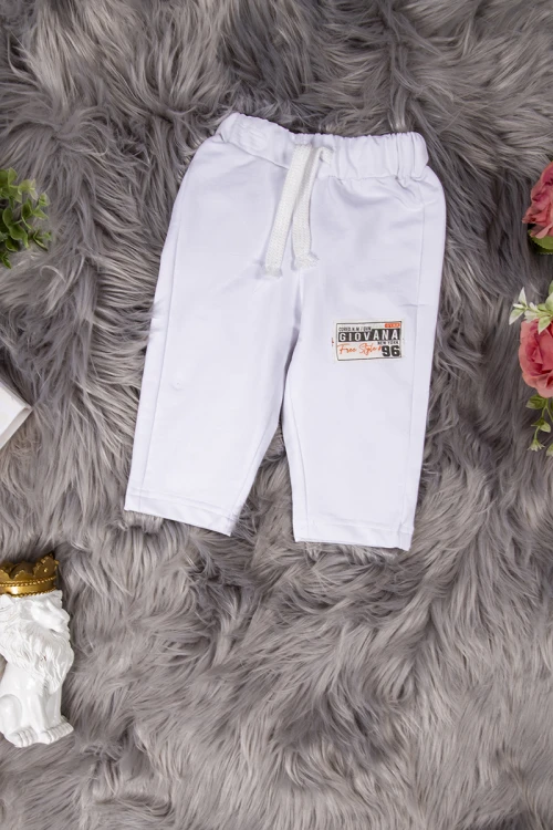 طقم بناتي أنيق قطعتين لون أبيض تي شيرت أكمام قصيرة بكتابات ورسوم من الأمام