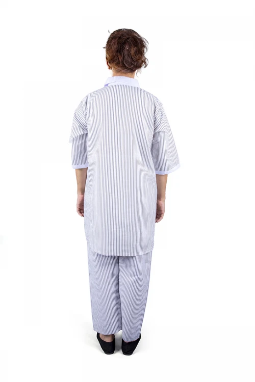 زي عاملة قطعتين قماش مقلم أكمام قصيرة و ياقة عالية بسحاب و جيزب من الأمام