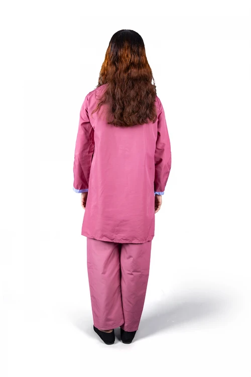 زي عاملة قطعتين بأكمام طويلة ياقة عالية و سحاب من الأمام