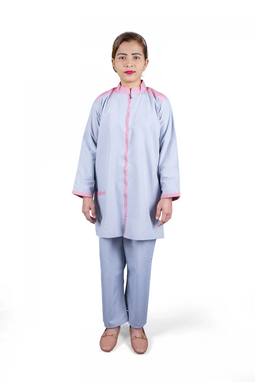 زي عاملة قطعتين بأكمام طويلة ياقة عالية و سحاب من الأمام