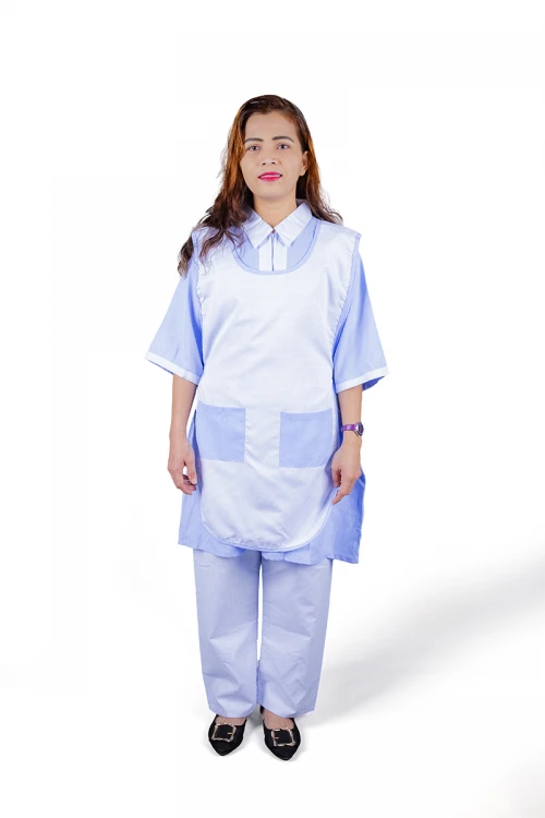 زي عاملة 3 قطع قماش سادة أكمام قصيرة بياقة مفتوحة وسحاب و جيوب من الأمام