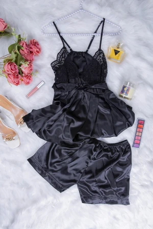 قميص بيجاما لانجري نسائي قطعتين لون أسود قماش ستان مع دانتيل و شورت سادة