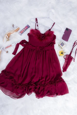 قميص لانجري نسائي قطعتين لون عودي قماش ستان وريش من الصدر 