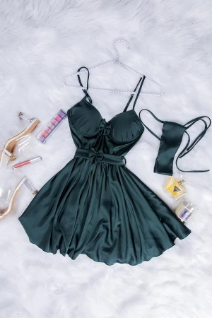 قميص لانجري نسائي قصير قطعتين لون زيتي قماش حرير بفيونكة من الأمام ورباط على الخصر 