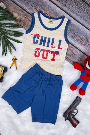 طقم بيجاما ولادي قطعتين علاقي بكتابات من الأمام مع شورت قصير