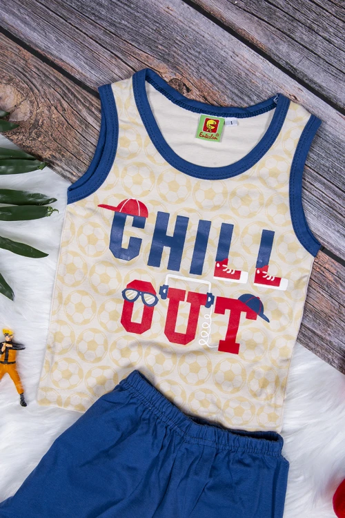 طقم بيجاما ولادي قطعتين علاقي بكتابات من الأمام مع شورت قصير