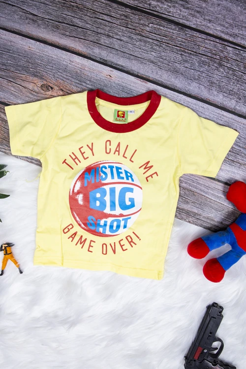 طقم بيجاما ولادي قطعتين تيشرت أكمام قصيرة بكتابات من الأمام مع شورت قصير