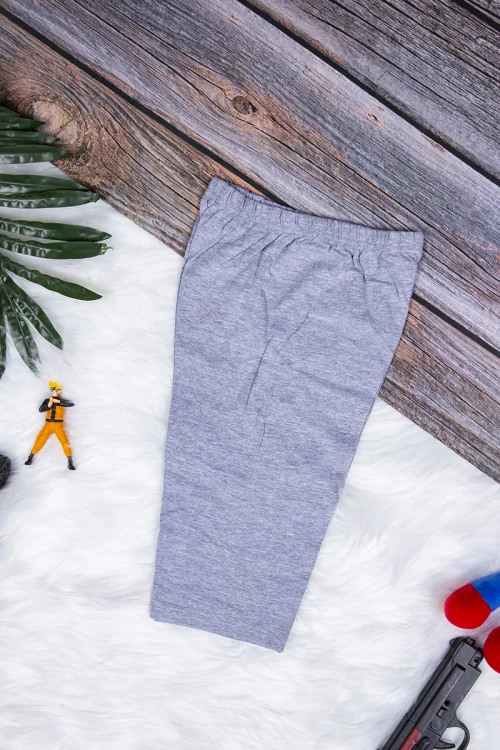 طقم بيجاما ولادي قطعتين تيشرت أكمام قصيرة بكتابات من الأمام مع شورت قصير