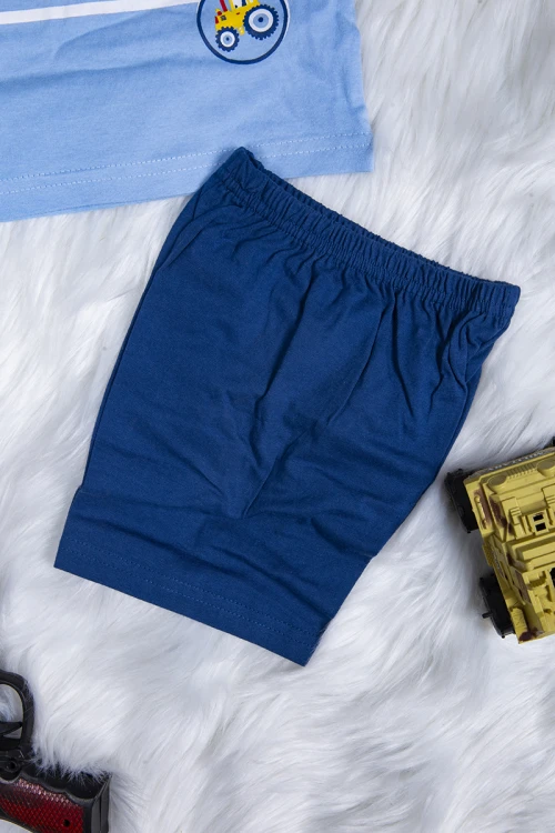 طقم بيجاما ولادي قطعتين تيشرت أكمام قصيرة بكتابات ورسوم من الأمام مع شورت قصير