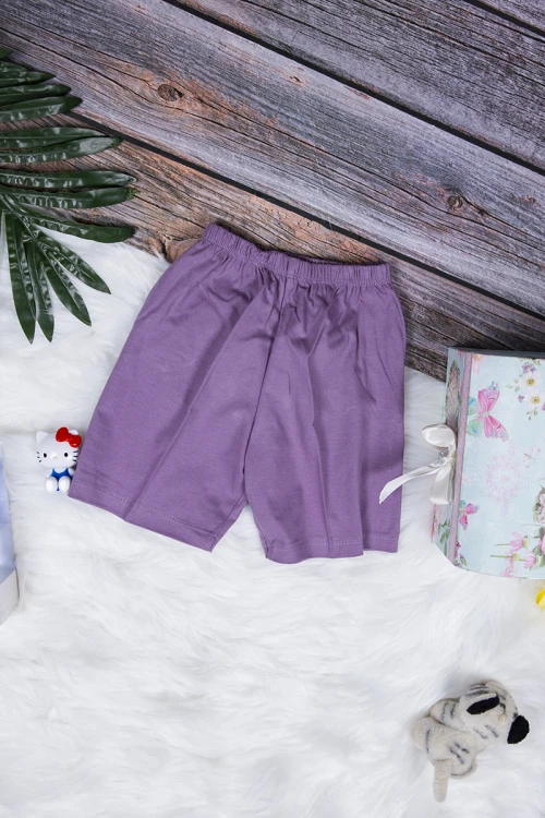 طقم بيجاما بناتي قطعتين تيشرت أكمام قصيرة بكتابات ورسوم  من الأمام مع شورت قصير