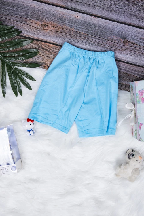 طقم بيجاما بناتي قطعتين تيشرت أكمام قصيرة بكتابات ورسوم  من الأمام مع شورت قصير