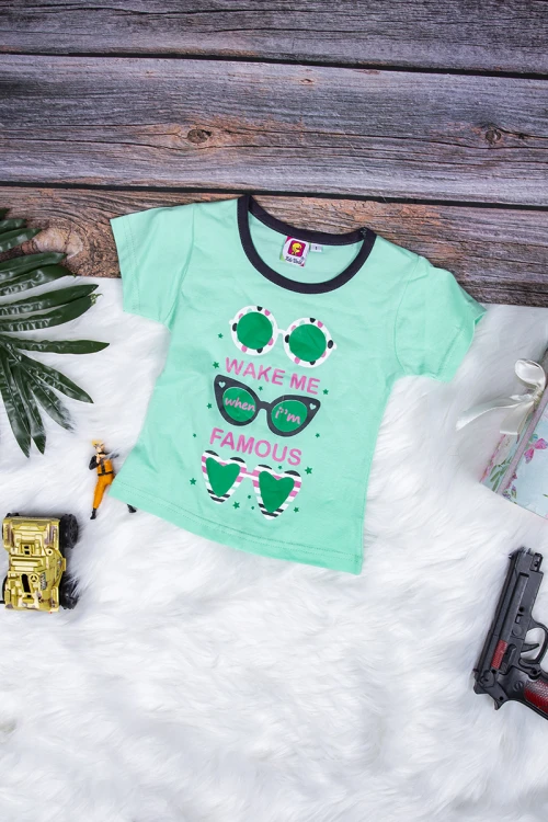 طقم بيجاما بناتي قطعتين تيشرت أكمام قصيرة بكتابات و رسوم  من الأمام مع بنطلون طويل 