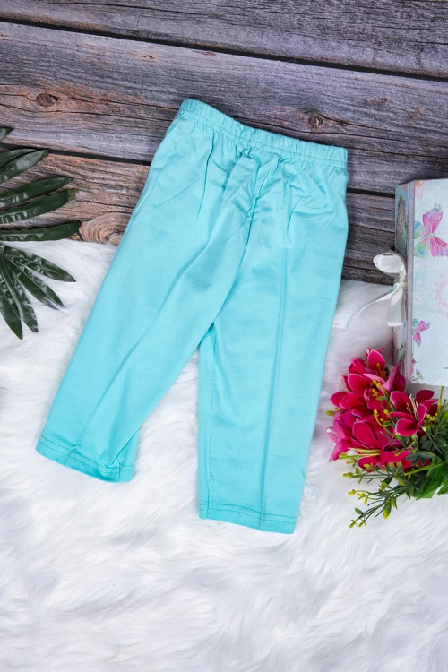 طقم بيجاما بناتي قطعتين تيشرت أكمام قصيرة بكتابات و رسوم  من الأمام مع بنطلون طويل 