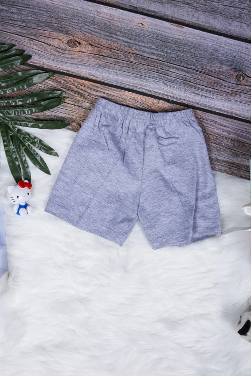 طقم بيجاما بناتي قطعتين تيشرت أكمام قصيرة بكتابات و رسوم من الأمام مع شورت قصير