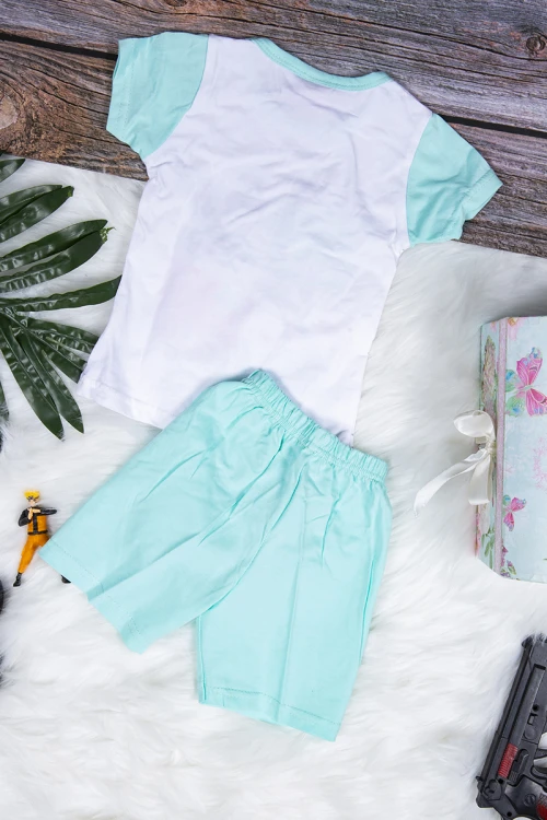 طقم بيجاما بناتي قطعتين تيشرت أكمام قصيرة بكتابات و رسوم من الأمام مع شورت قصير