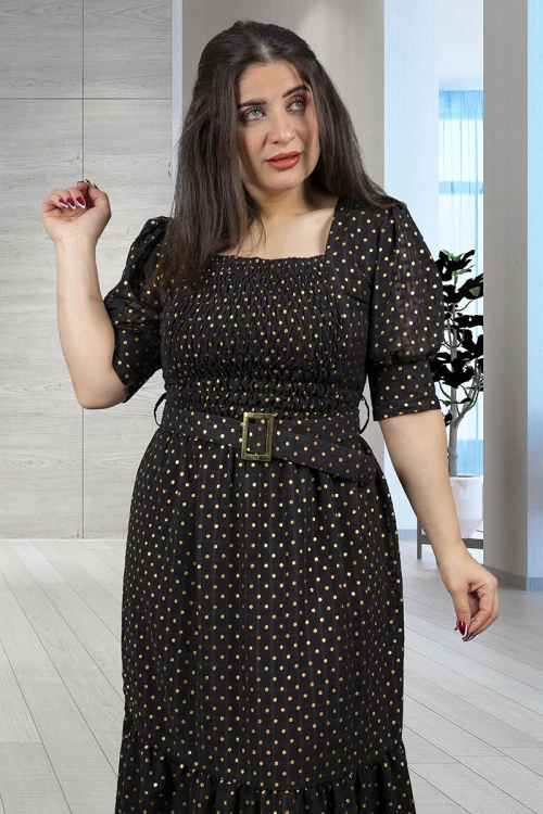 فستان نسائي أنيق لون أسود بطبعات دائرية باللون الذهبي الأكمام قصيرة و قصة الصدر مربعة بزم و حزام من الأمام 