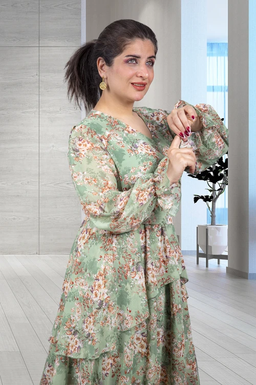 فستان نسائي أنيق قماش مشجر قصة الصدر مثلثة و زم من الخصر والأكمام 