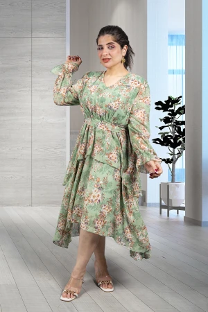 فستان نسائي أنيق قماش مشجر قصة الصدر مثلثة و زم من الخصر والأكمام 