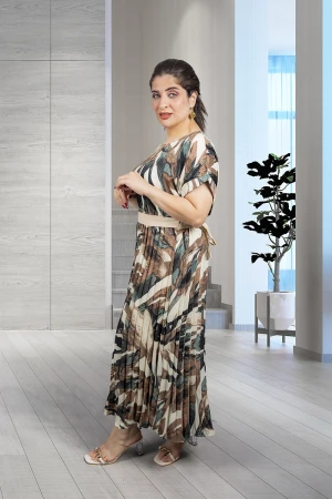 فستان نسائي أنيق قماش مشجر بقصة صدر دائرية و أكمام قصيرة وزم وكسرات من الخصر  مع حزام خارجي